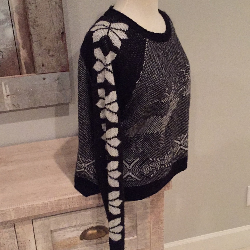 Sweater - Picture 2 of 3